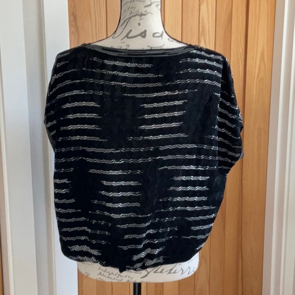 M Missoni, luxury, black & white knit sleeveless top. Made in Italy. Size 44 (8) - Picture 5 of 16